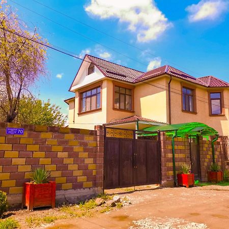 Kurak Homestay Bishkek Exterior foto