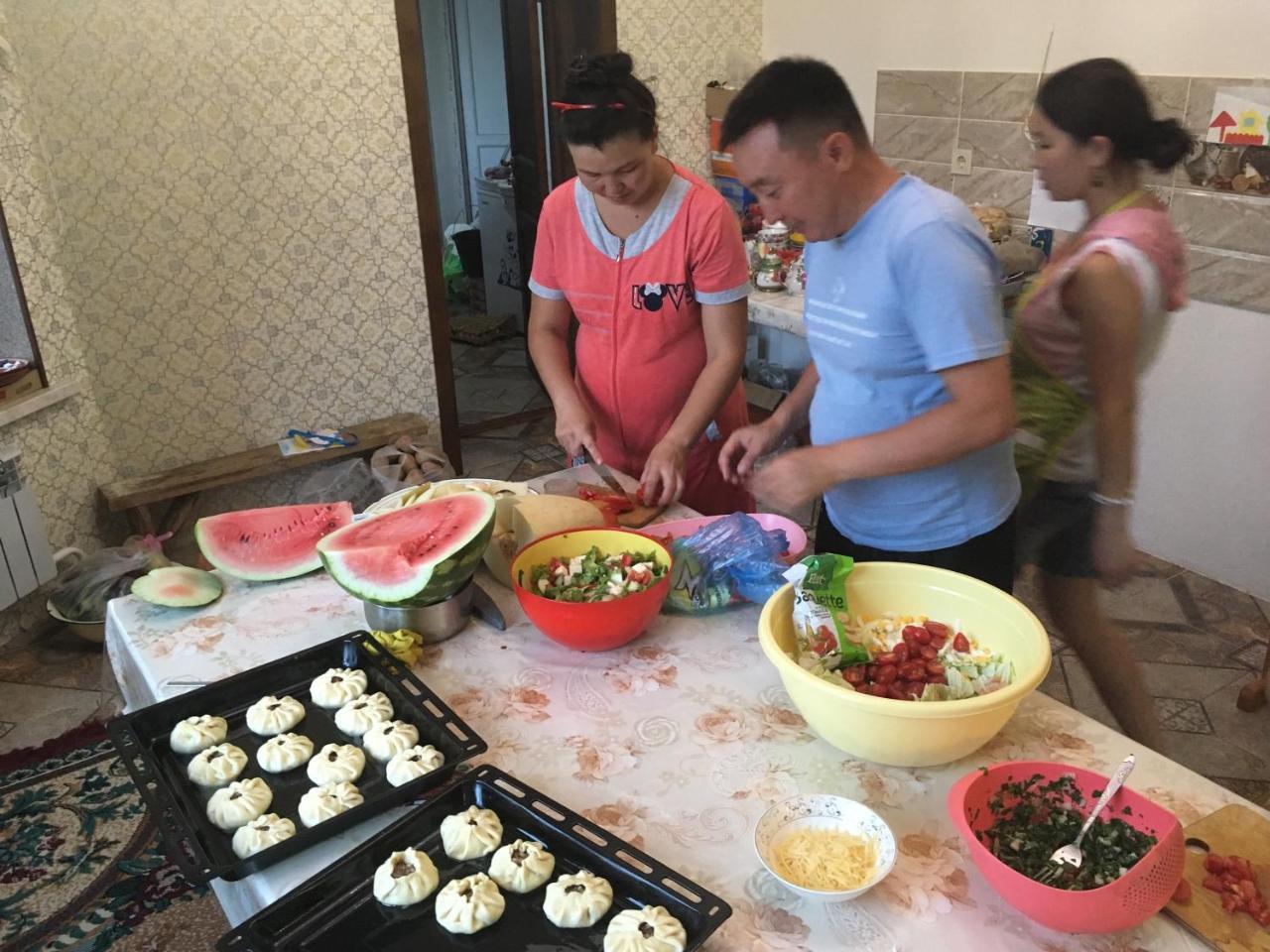 Kurak Homestay Bishkek Exterior foto