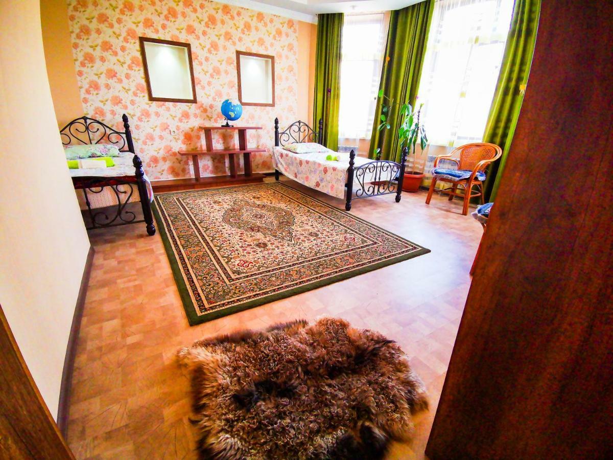 Kurak Homestay Bishkek Exterior foto